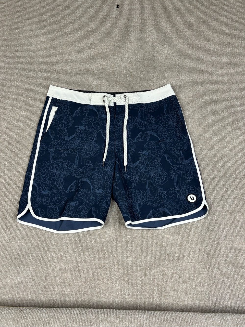Vuori Cruise Board Shorts Mens 30 Drawstring Swim Trunks 7” Inseam V314